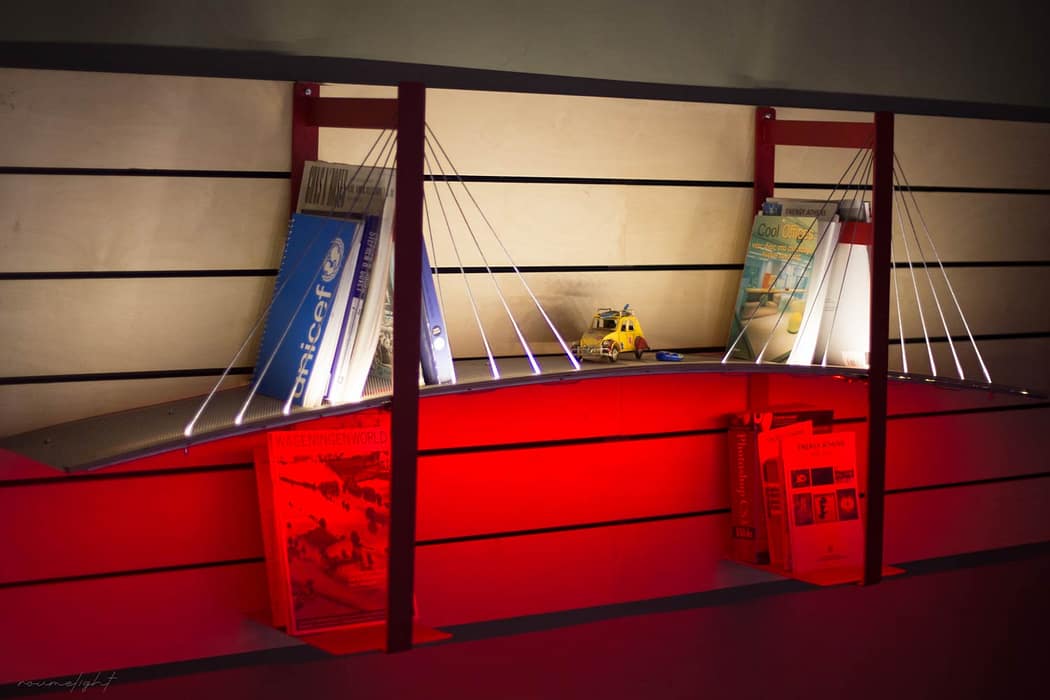 book-shelf-lightbridge-by--roumelight-4